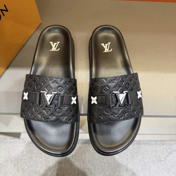 Picture of Louis Vuitton Slippers _SKULVsz38-45mnq0226679